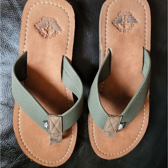 NWOT Dockers mens size 11 fip flops - Picture 2 of 5